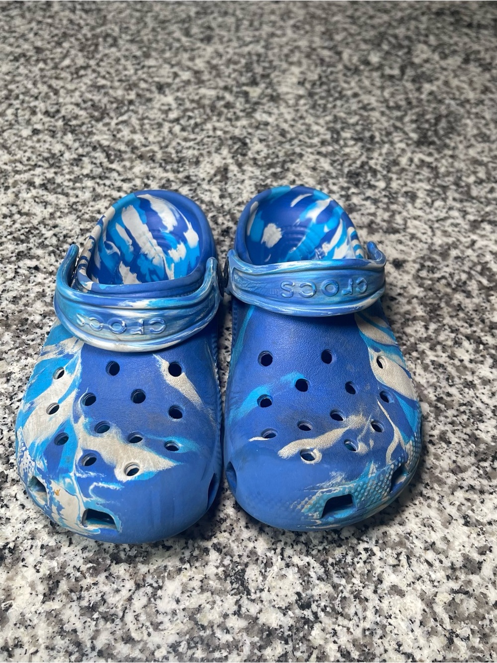 CROCS Classic Marbled Blue Big Kids Boys Girls J1 Slip On Water Shoes Rubber